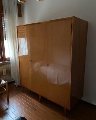 Armadio in legno