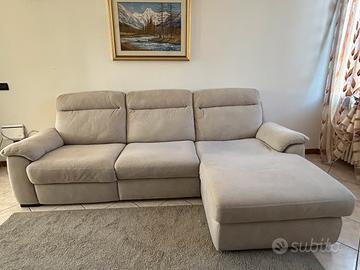 Divano angolare con penisola in tessuto beige