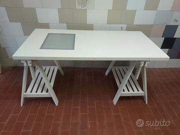 Tavolo da disegno tecnico regolabile con finestra