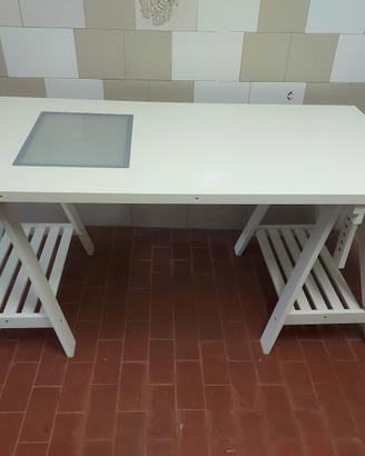 Tavolo da disegno tecnico regolabile con finestra