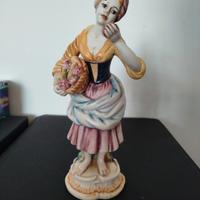 statuetta ceramica ponte Bassano contadina e cesto