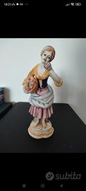 statuetta ceramica ponte Bassano contadina e cesto