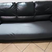 2 Divani in similpelle 150