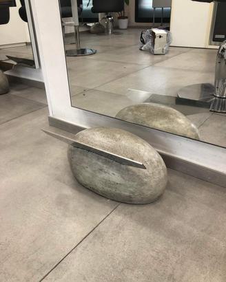 POGGIA PIEDI SALONE PARRUCCHIERE