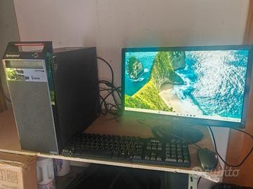 Pc i3 completo di mouse tastiera e monitor