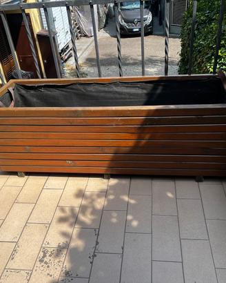Fioriera in legno