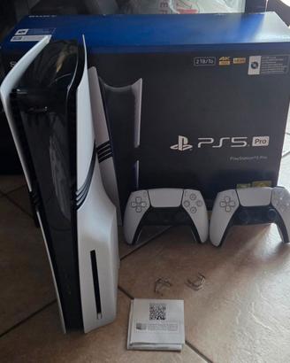 ps5 pro disco + 2 pad + garanzia fino a marzo 2028