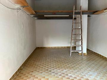 Ampio Garage 23mq-Soppalco-Acqua/Luce-Monteluce