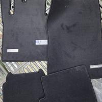 **VENDUTI**Tappetini Mercedes Classe G neri