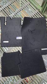 **VENDUTI**Tappetini Mercedes Classe G neri