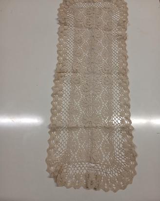 Centrotavola, vintage, ricamata a mano Cm 79 x 29,