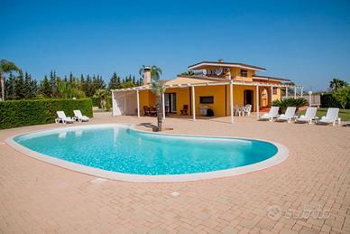 Villa con piscina da 8 a 14posti vic gallipoli