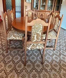 tavolo da pranzo con sedie del 1975 in legno