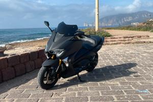 Yamaha T Max 530