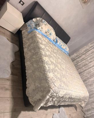 Letto in pelle
