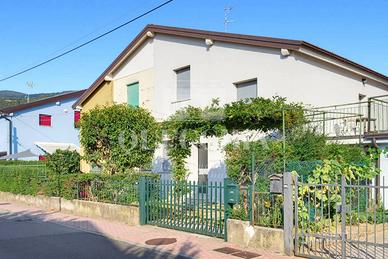 Villa di 137 m² con 4 locali e box auto a Brescia