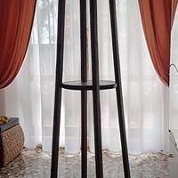 colonna in legno porta piante o oggetti