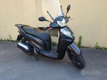 HONDA SH 300