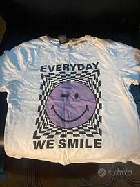 Maglietta Smiley World, taglia: XXS. 15€