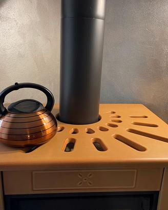 stufa a legna in maiolica con forno