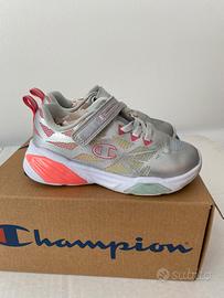 Scarpa da ginnastica CHAMPIONS n 26 (€22)