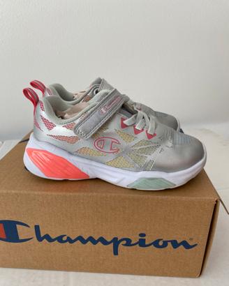 Scarpa da ginnastica CHAMPIONS n 26 (€22)