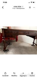 Scrivania in legno