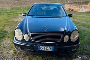 Classe E220CDI Avantgard sel 2004