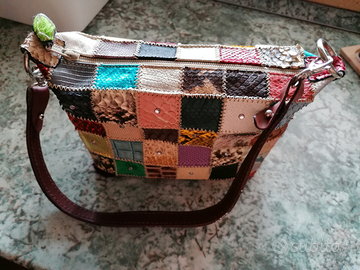 Borsetta in pelle pacwork, tracolla da donna. La c