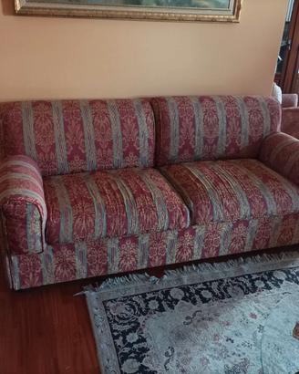 Set di due divani in stile classico