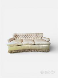 Salotto classico vintage: poltrona e divano