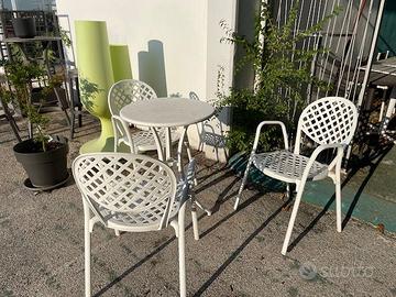 Lotto 32 sedie Europa Fast + 8 tavoli Fast 1680,00