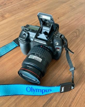 OLYMPUS E3 + OBIETTIVO ZUIKO ZOOM 14-42 F 3,5-5,6