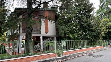 Villa di 347 m² con più di 5 locali e box auto a M