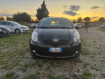 Toyota Yaris 1.0 5 porte SOLAMENTE 129.000 KM