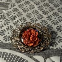 Spilla vintage in stile floreale