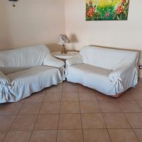 DIVANI IN COPPIA