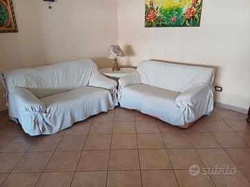 DIVANI IN COPPIA