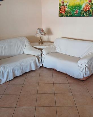 DIVANI IN COPPIA