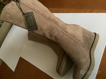 Stivali n. 36 Nuovi con cartellino