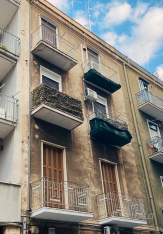 Bari Via Malta- Bivani coN balcone RISTRUTTURATO