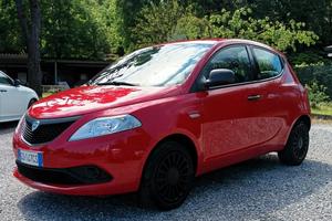 Lancia Ypsilon 1.0 firefly hybrid Ecochic hybrid