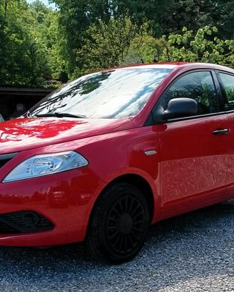 Lancia Ypsilon 1.0 firefly hybrid Ecochic hybrid