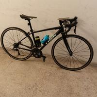 Bicicletta da strada Trek, ideale per ragazzi.