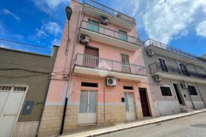 CASA SEMINDIPENDENTE A CANOSA DI PUGLIA