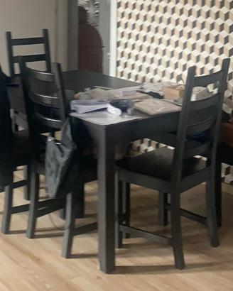Tavolo da cucina con panca e 4 sedie