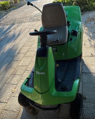 Trattorino tagliaerba viching/stihl benzina