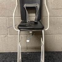 Seggiolino e casco da bambino per bici bicicletta