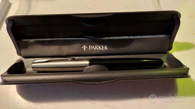PARKER ROLLER  RESINA E ACCIAIO CON CAPPUCCIO+BOX