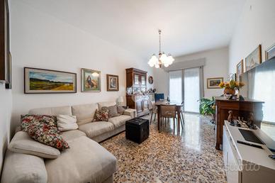 4 LOCALI A REGGIO NELL'EMILIA